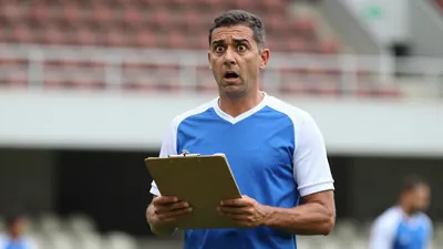 Stellenbosch FC head coach Gavin Hunt is surprised by the high number of player transfers in the ongoing Premier Soccer...